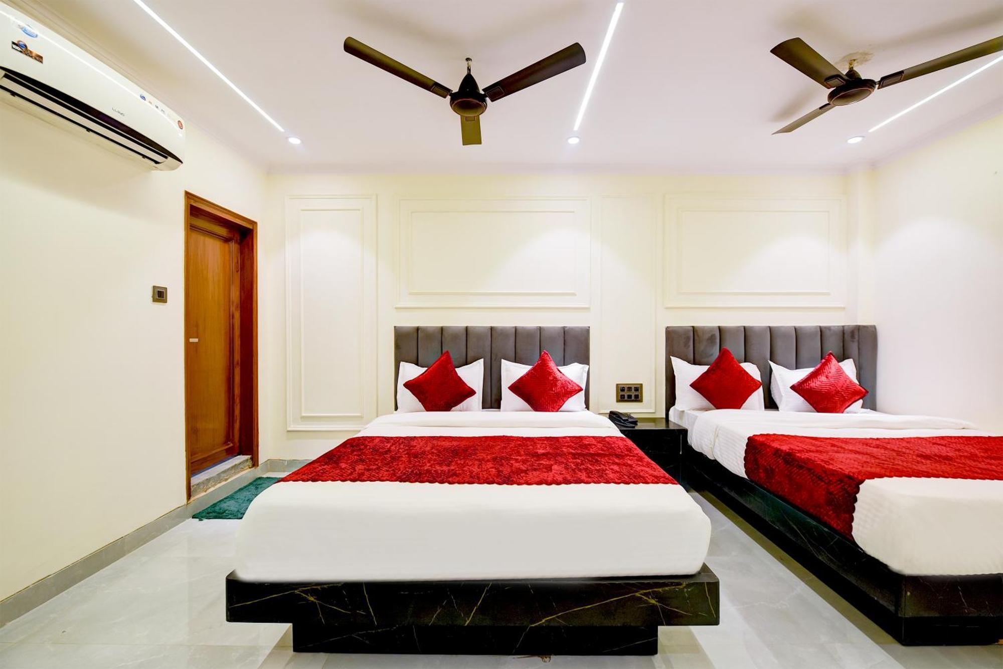 Hotel Surya Plaza New Delhi Buitenkant foto
