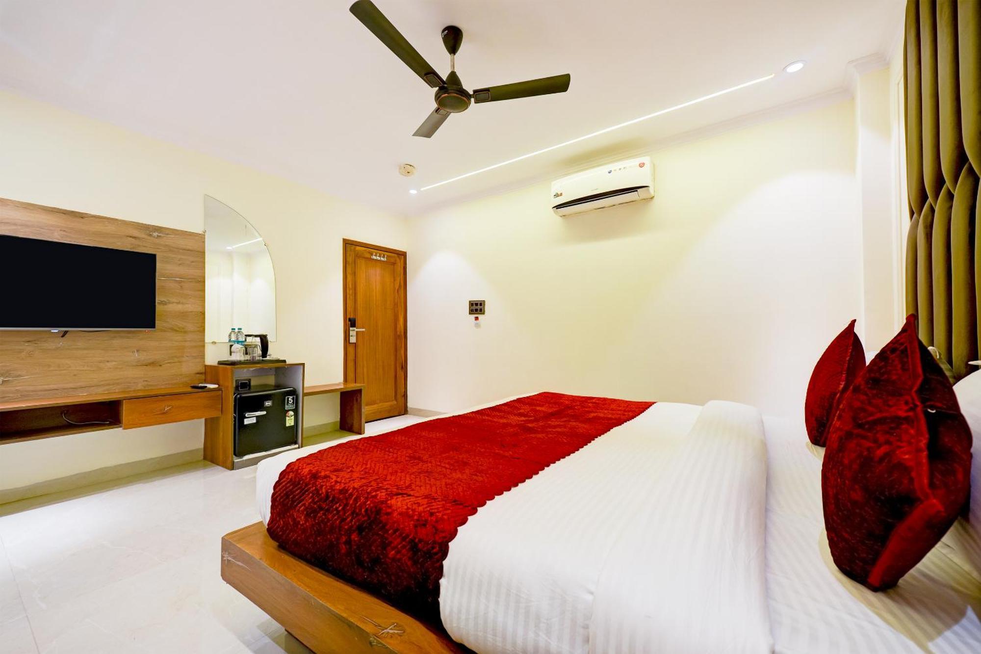 Hotel Surya Plaza New Delhi Buitenkant foto