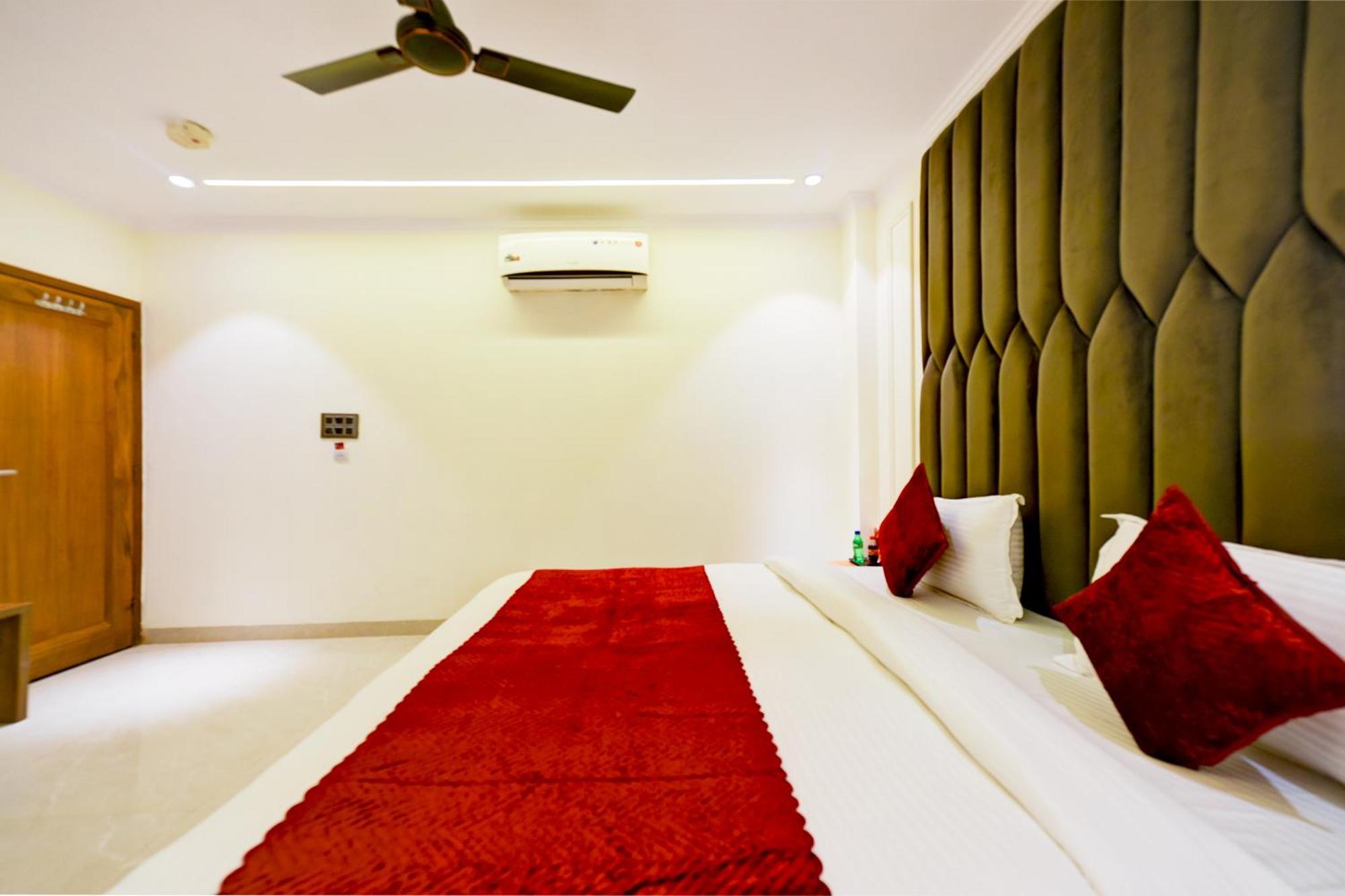 Hotel Surya Plaza New Delhi Buitenkant foto