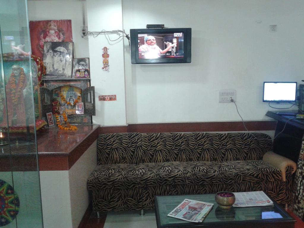Hotel Surya Plaza New Delhi Buitenkant foto