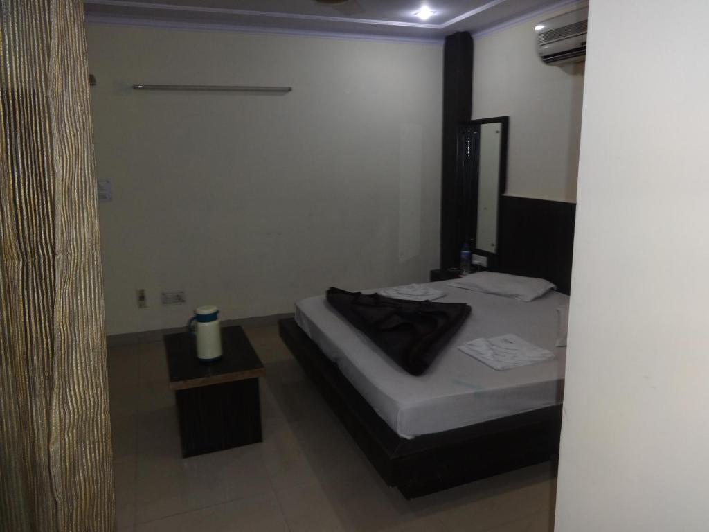 Hotel Surya Plaza New Delhi Buitenkant foto