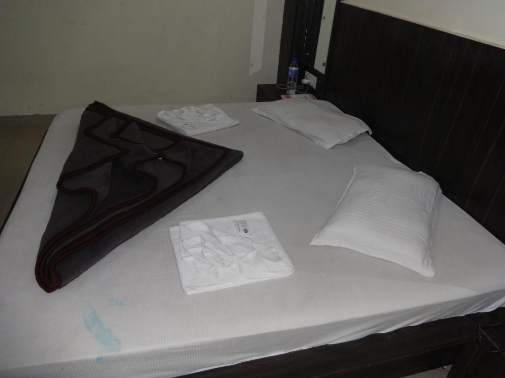 Hotel Surya Plaza New Delhi Buitenkant foto